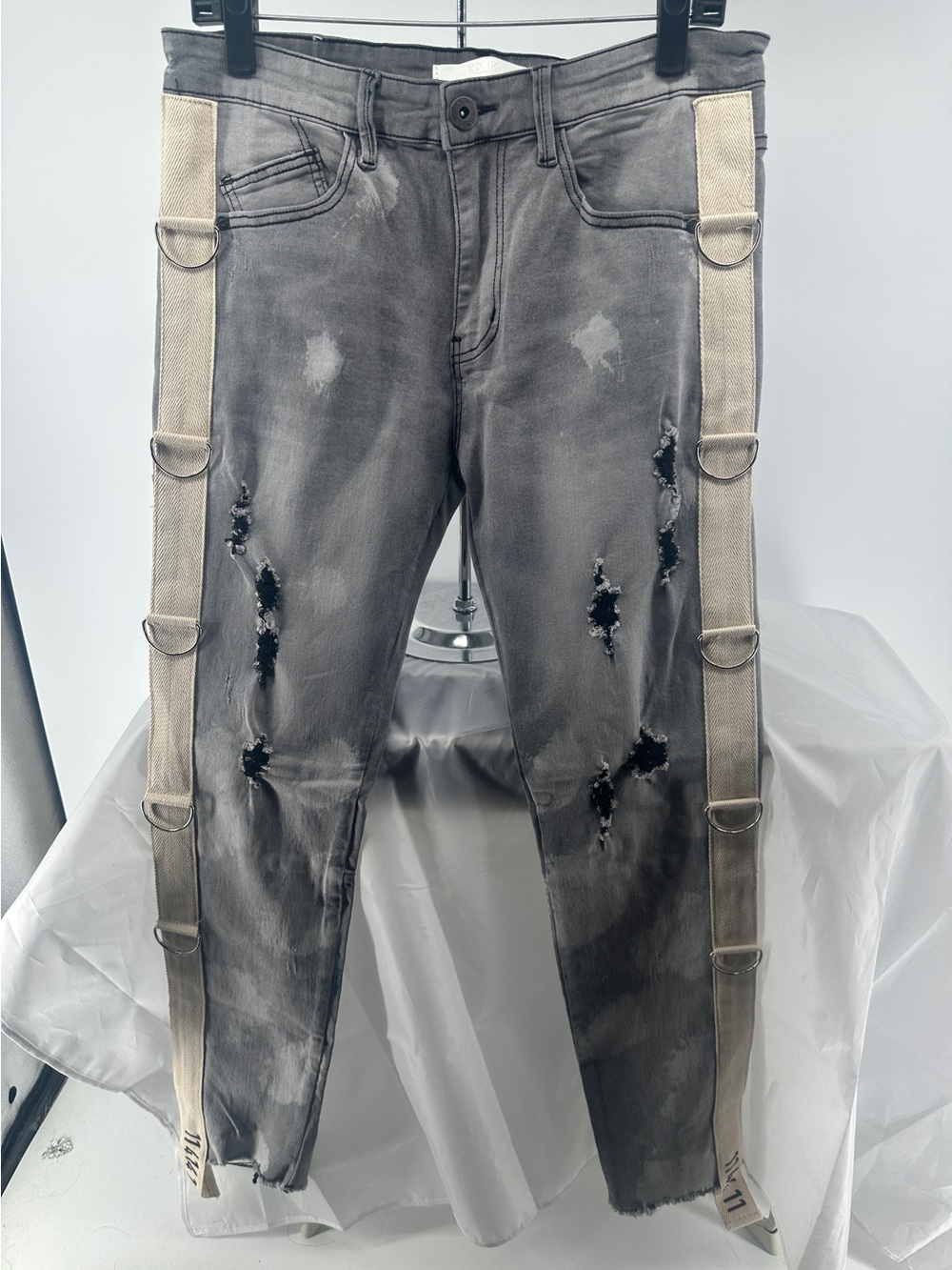 NWT KDNK skinny fit gray ripped jeans